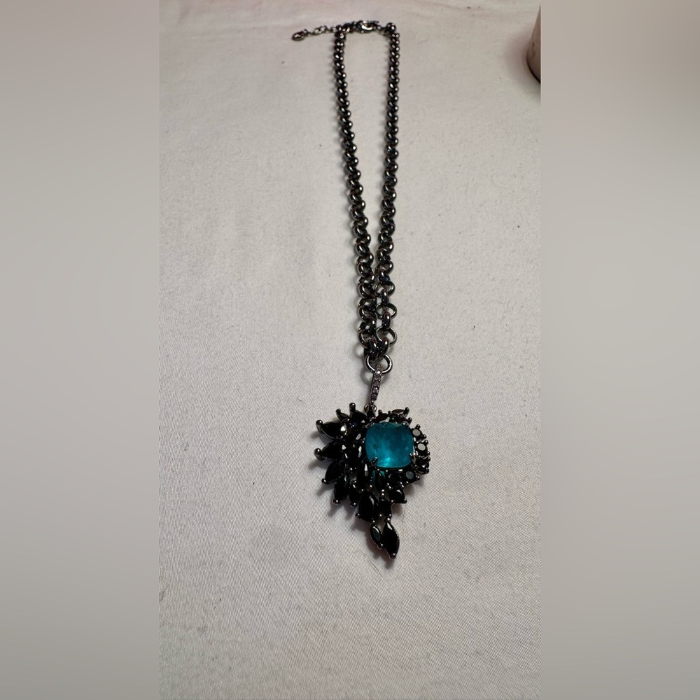 Bomb party Reign the villian collection Necklace